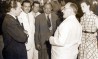 Oscarito, Walter Pinto, Alexandre Amorim, Freire Jr. e Silvia Fernanda com o presidente Getúlio Vargas, 1952. Fotógrafo não identificado. Cedoc-Funarte
