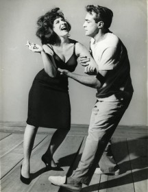 Os atores Tereza Rachel e Carlos Alberto em 'Bonitinha, mas Ordinária', 1962. Foto Carlos/ Cedoc-Funarte